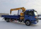 Автомобиль с краном-манипулятором Auman